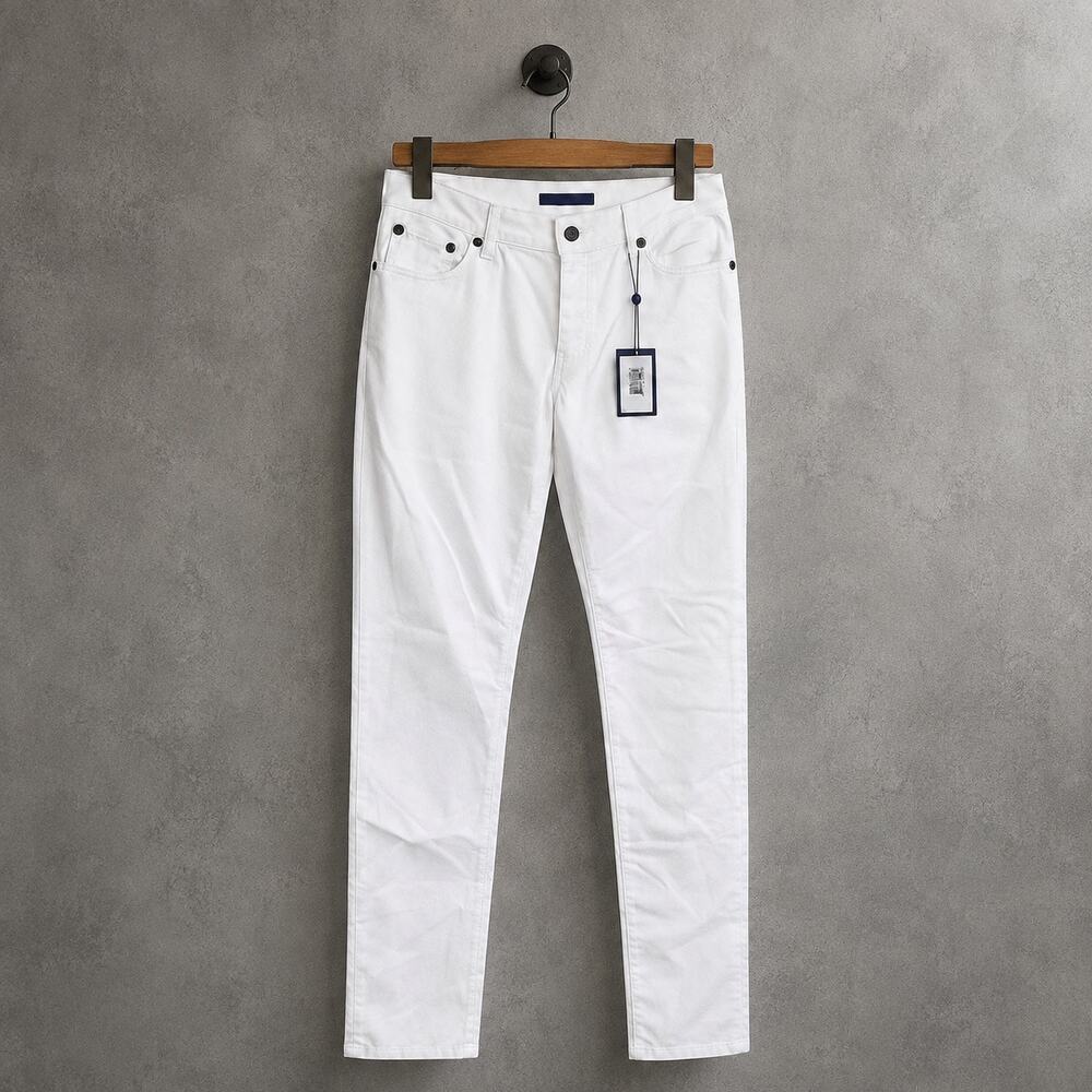 NWT: John Varvatos Woodward Slim Straight Jeans in White Size 30